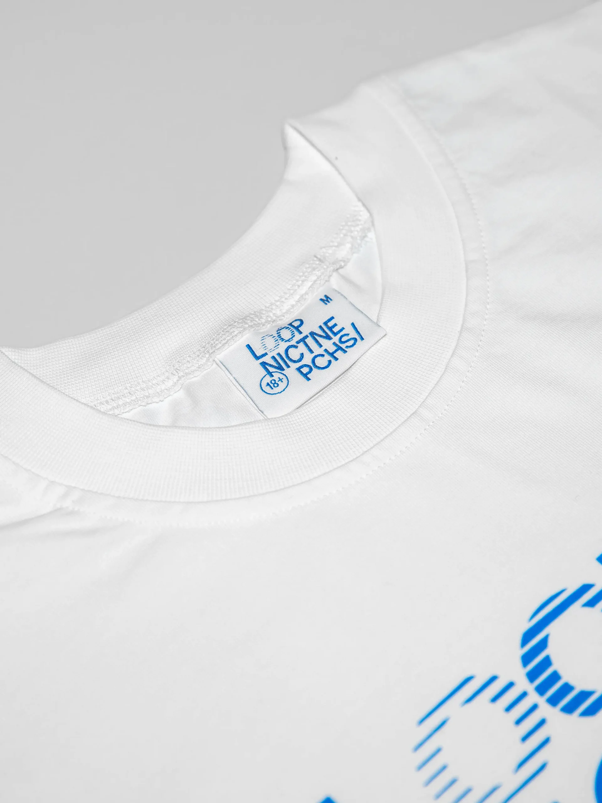 loop-loop-tee-white-t-shirt-wei-aus-baumwolle image 3